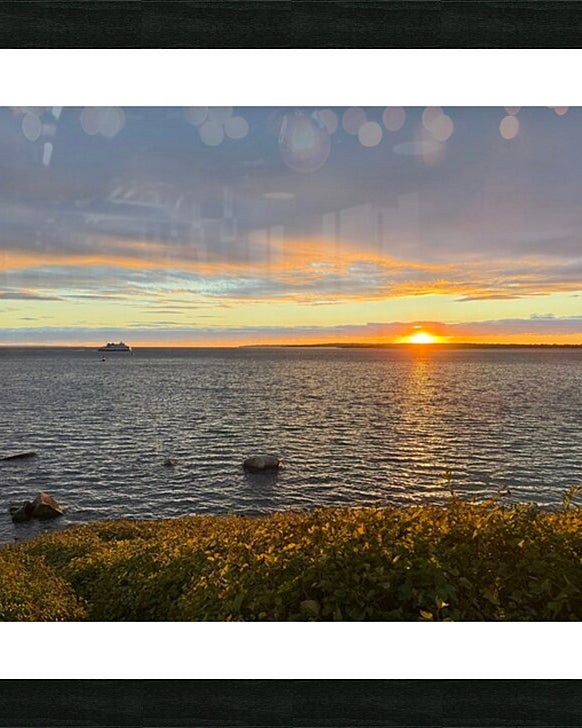 2475308 :: Framed Print